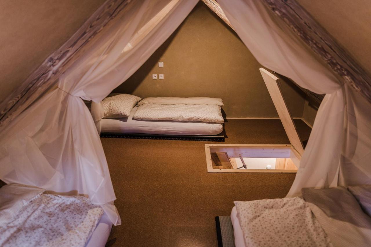 Krasna Samota Hotel ชริบสกา ภายนอก รูปภาพ