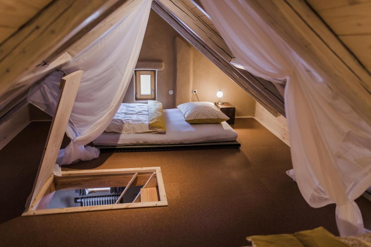 Krasna Samota Hotel ชริบสกา ภายนอก รูปภาพ